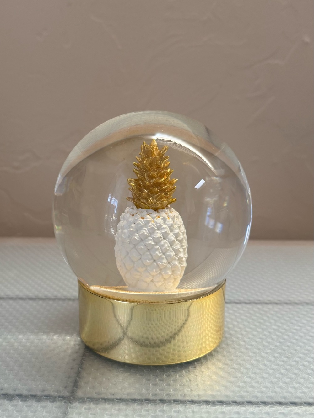Pineapple Glitter Snow Globe